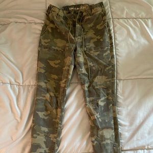 American Eagle Joggers